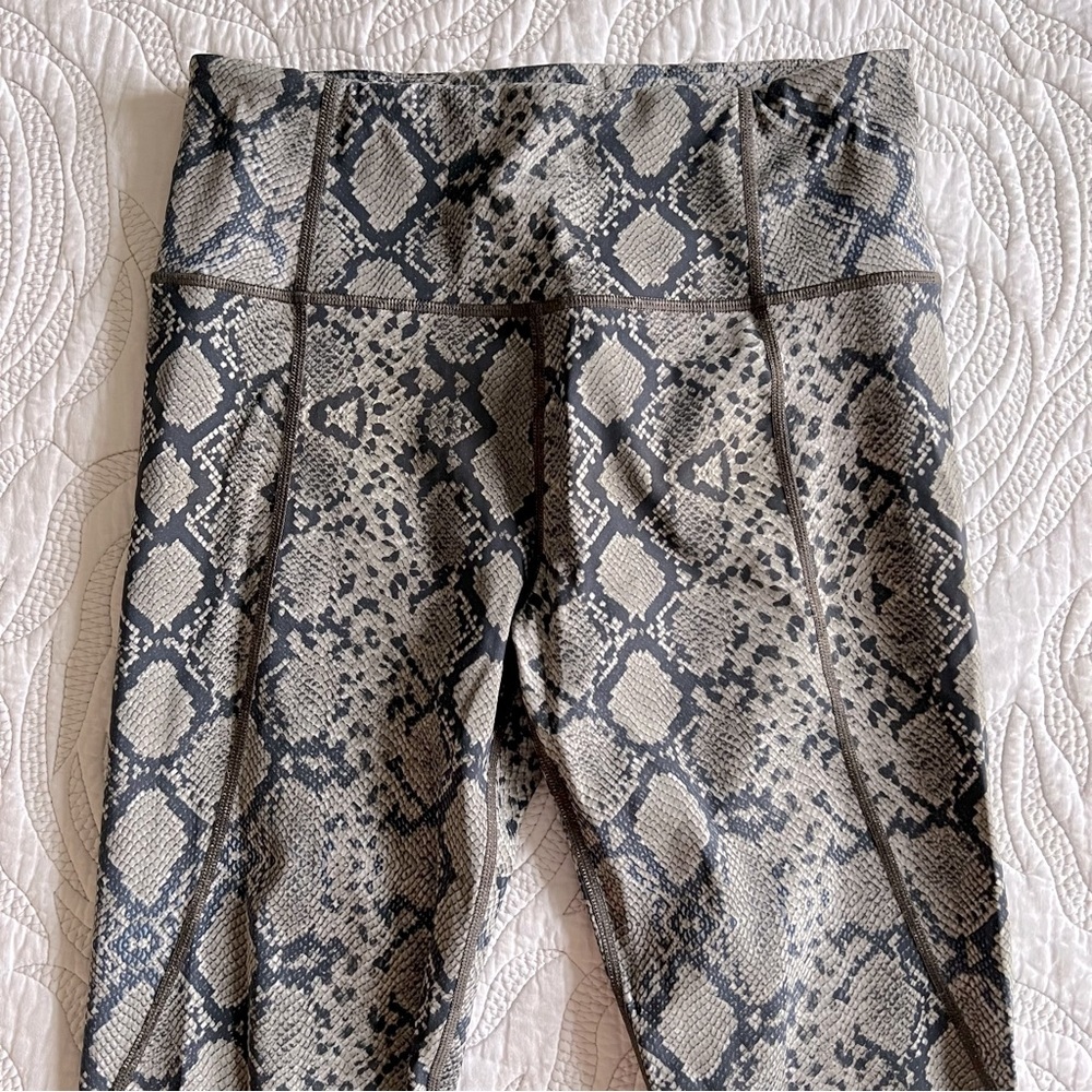 Varley - Kensington Legging - Dune Python - image 5